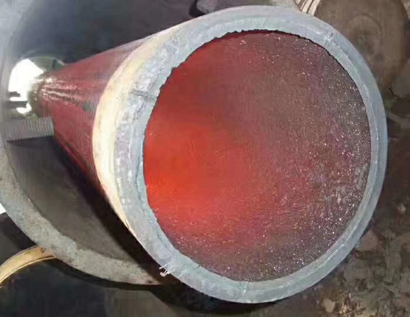 自蔓燃陶瓷耐磨鋼管